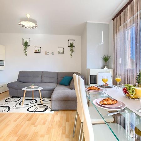 Apartman Andi Pula Exterior foto