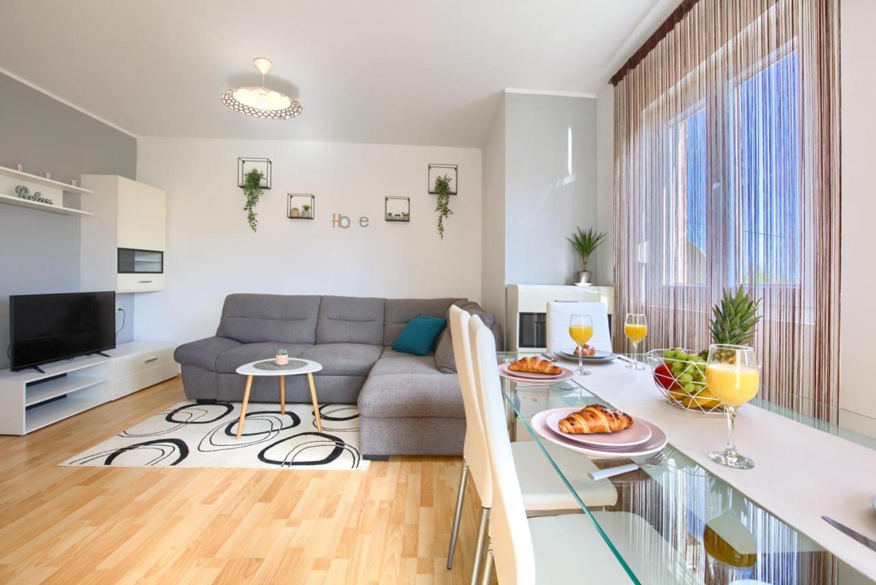 Apartman Andi Pula Exterior foto