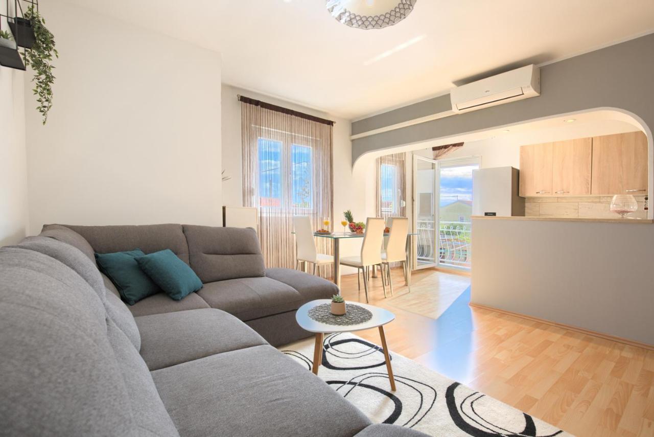Apartman Andi Pula Exterior foto
