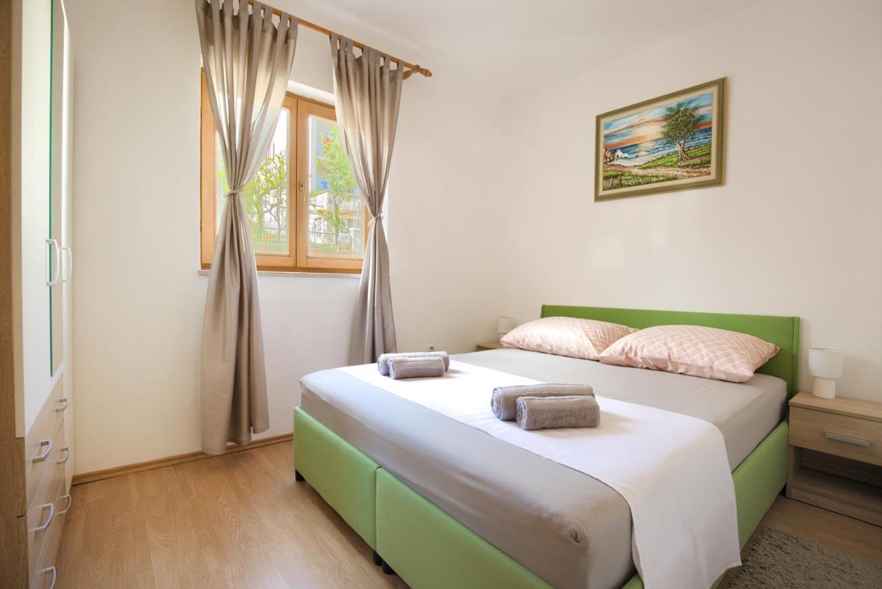 Apartman Andi Pula Exterior foto